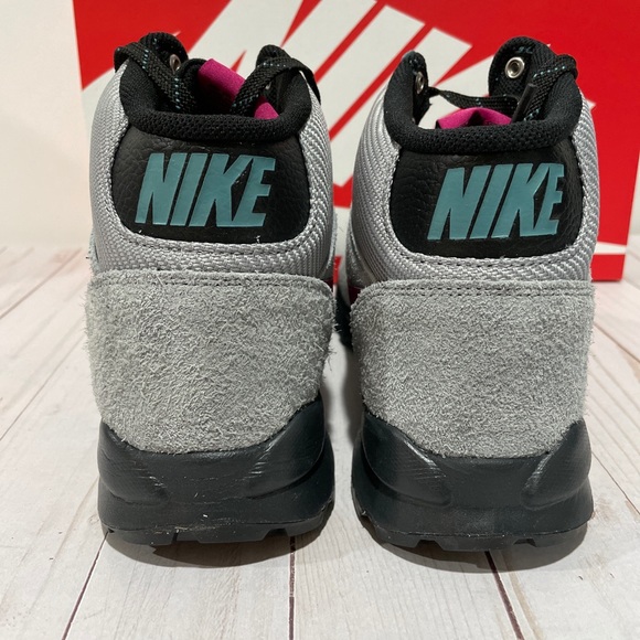 🚨SOLD🚨NEW NIKE HOODLAND SUEDE BOOTS SHOES MENS SZ 10 - Picture 4 of 11